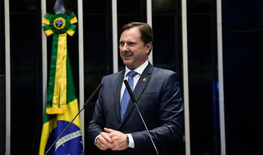 Governo precisa apoiar trabalhadores e estudantes brasileiros na Bolívia, diz Gurgacz