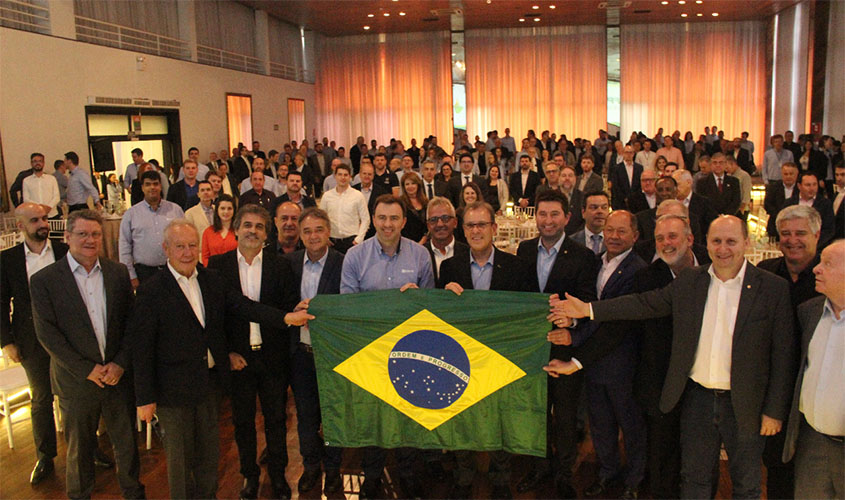  Deputado Federal Coronel Chrisóstomo embarca para Passo Fundo (RS), e participa de evento referente ao biodiesel no Brasil