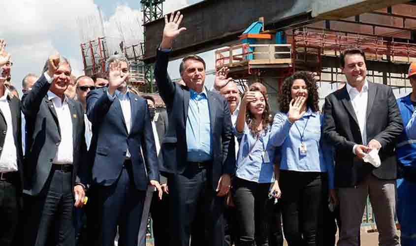 Bolsonaro diz não ser possível 'perpetuar' o auxílio emergencial