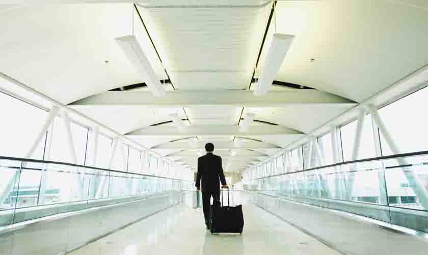 Gerente será ressarcido por supressão de hospedagem e passagens aéreas pagas por três anos