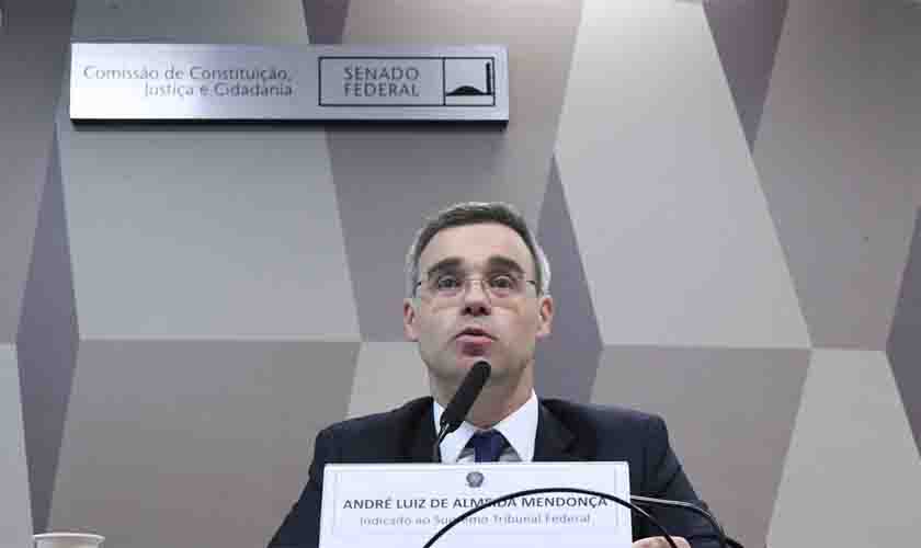 Plenário do Senado aprova indicação de André Mendonça ao STF