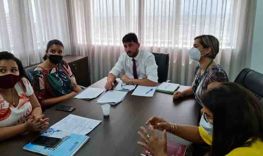 Deputado Jean Mendonça recebe comitiva de servidoras da Sedam para tratar sobre PCCS dos trabalhadores do órgão