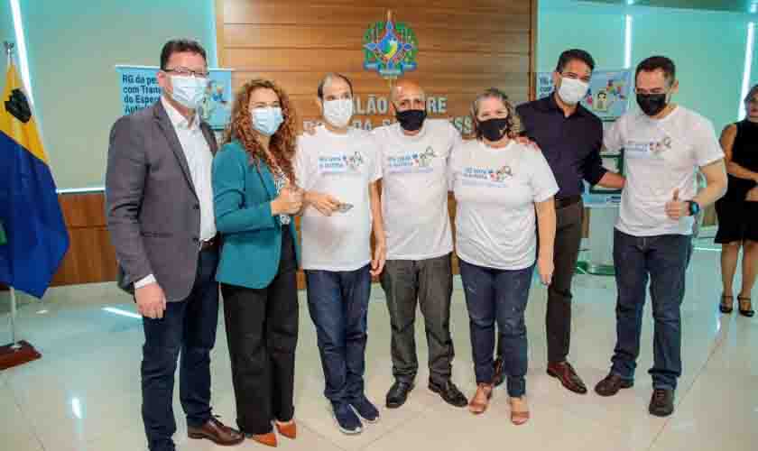 Semana Internacional da Pessoa com Deficiência é marcada com o lançamento da Carteira de Identidade para pessoas com autismo