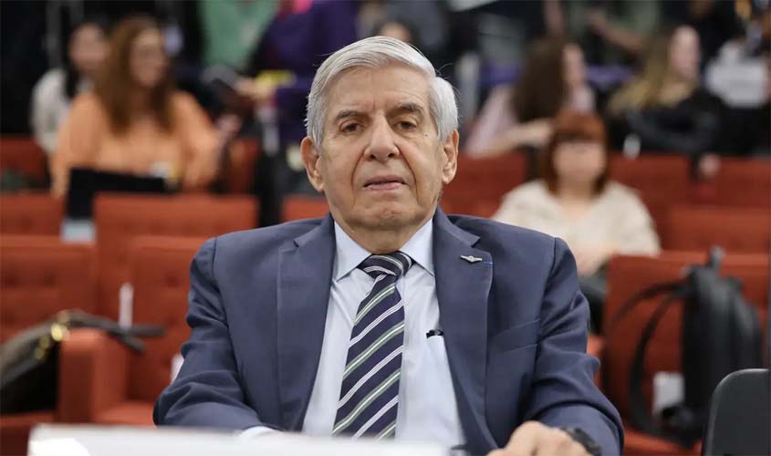 Heleno deve passar por perícia médica em 15 dias