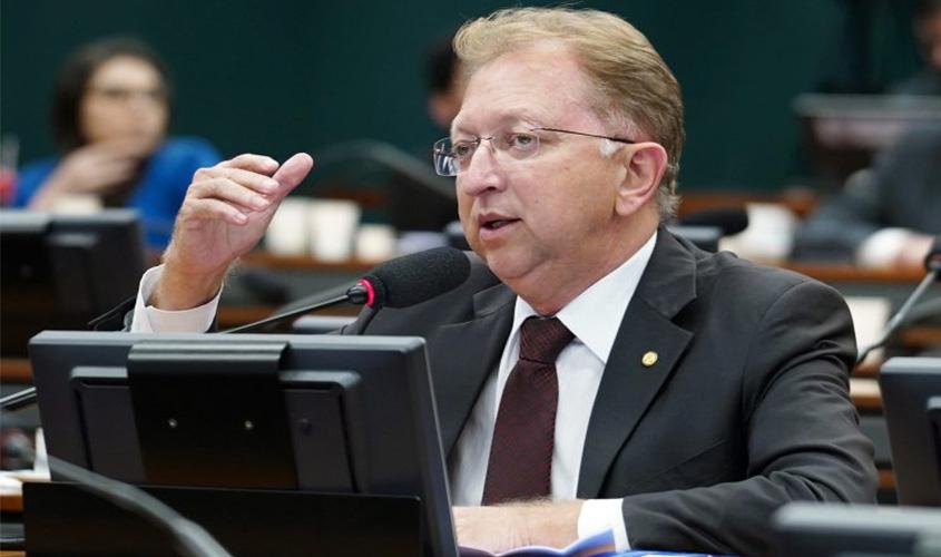 Projeto muda de 60 para 65 anos idade para pessoa ser considerada idosa