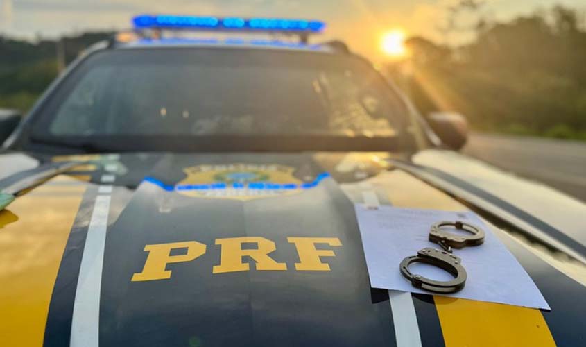 PRF em RO cumpre 4 mandados de prisão em 24 horas