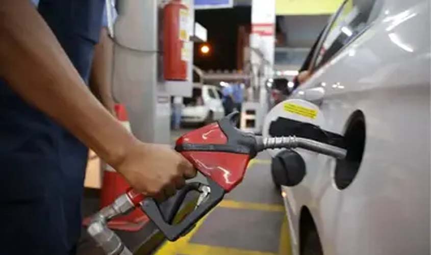 ICMS mais alto encarece gasolina e diesel em 2026