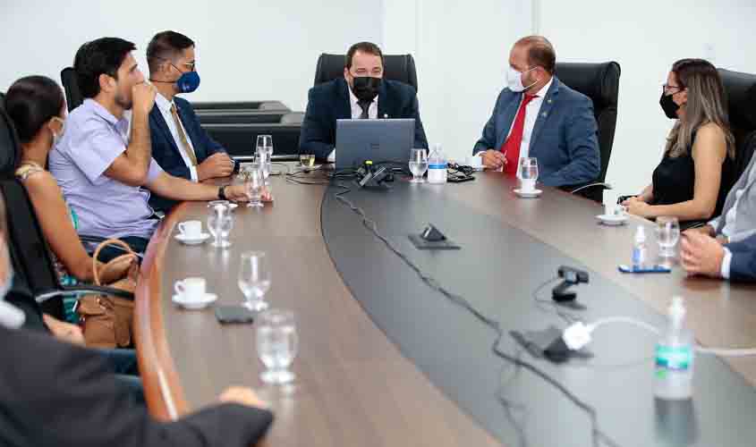 Presidente Alex Redano discute alternativas para a flexibilização das atividades comerciais e empresariais