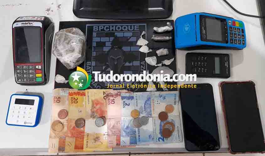 Polícia prende motoboy com várias porções de droga e homem delatado