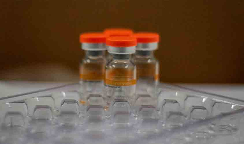 Idosos da Casa do Ancião recebem primeira dose da vacina contra a Covid-19; Processo foi acompanhado pela Agevisa