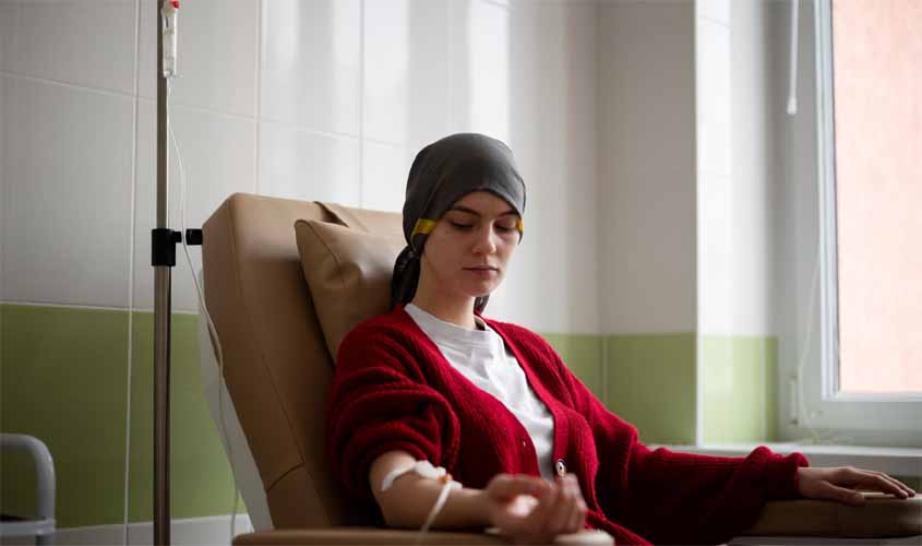 Parar de fumar e consumir álcool pode evitar 40% dos casos de câncer