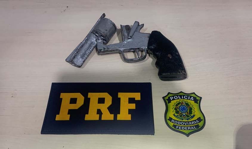 Em Porto Velho/RO, PRF apreende arma de fogo