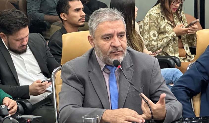 Vereador Fogaça cobra mutirão de limpeza em quatro ruas do bairro Pedrinhas