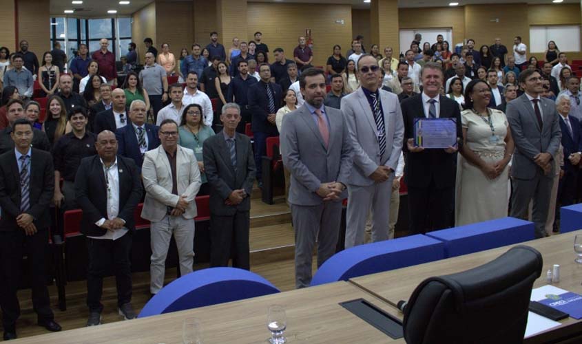Assembleia homenageia 41 anos do CRECI-RO em sessão solene