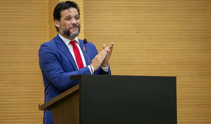 Deputado cobra reforço no transporte escolar fluvial em Porto Velho