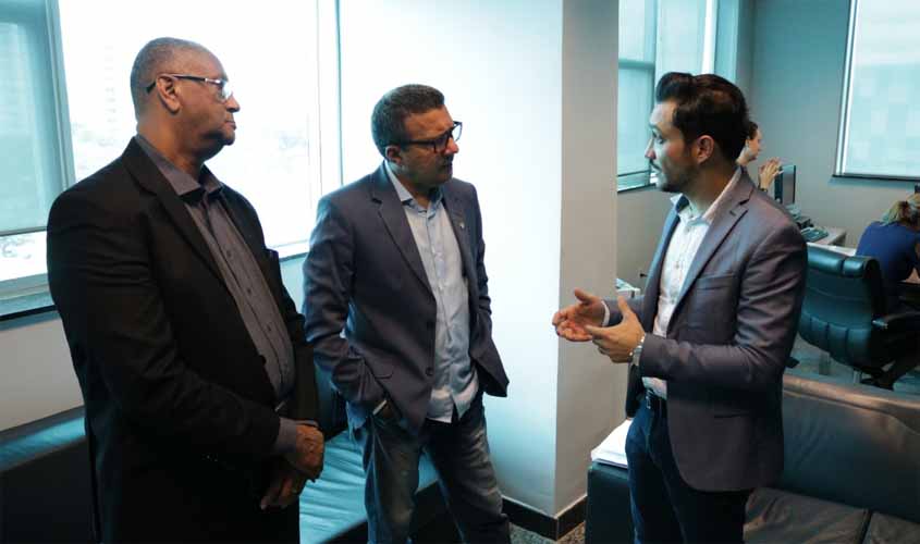 Alex Silva se reúne com secretário de Estado, define apoio e faz pedidos