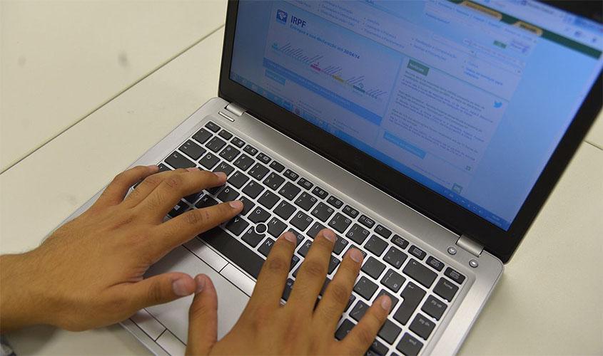 Teletrabalho demanda cuidados com postura, equipamentos e jornada