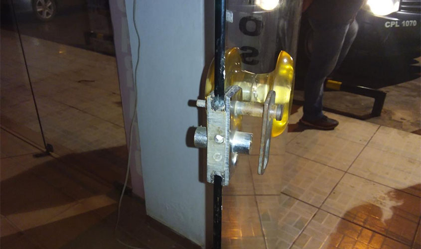 PM flagra homem tentando furtar farmácia em Ariquemes