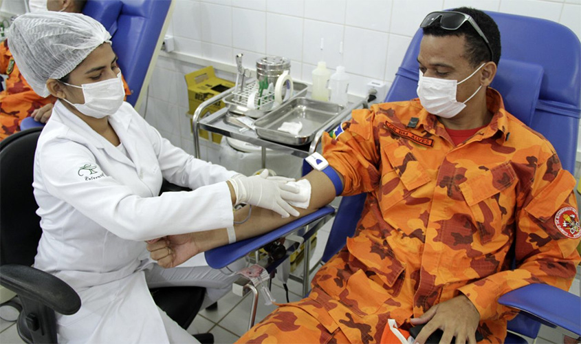 Com redução do estoque de sangue na Fhemeron, militares fazem doação para evitar desabastecimento