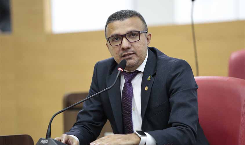 Alex Silva quer assegurar leitos em hospitais públicos para internação de pacientes com cirurgia marcada