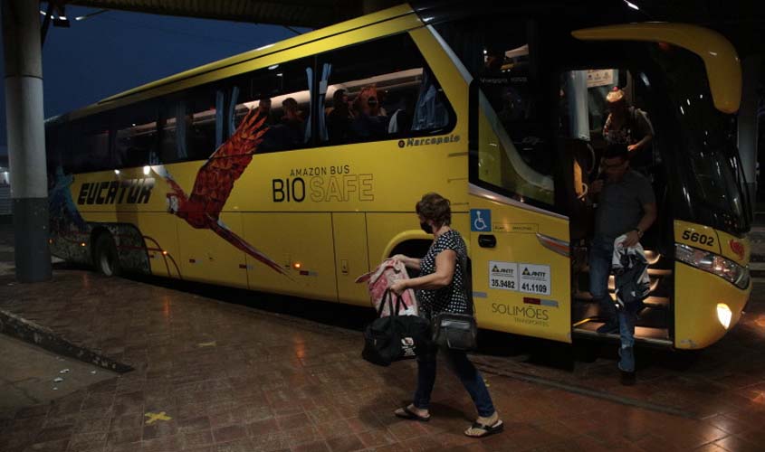 Carteira do Idoso possibilita gratuidade em viagem interestadual ou meia passagem