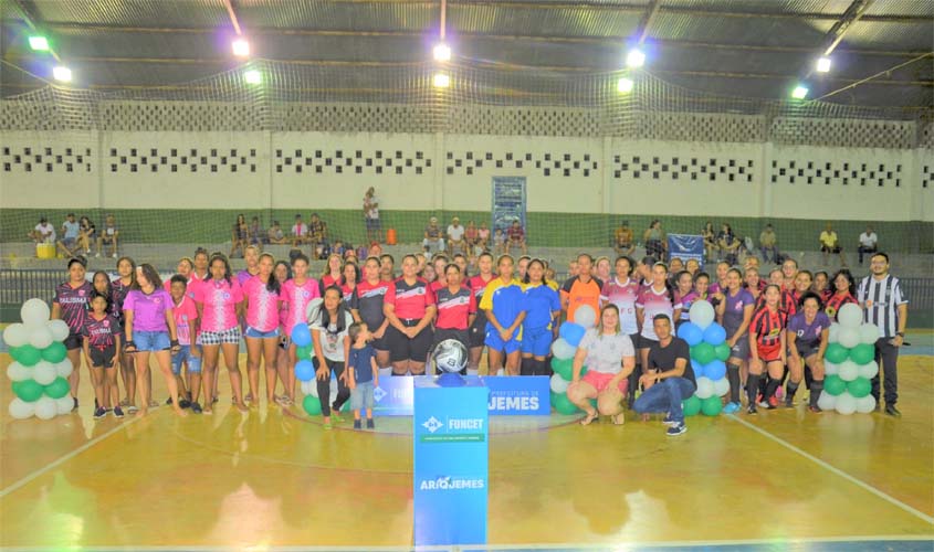 Prefeitura realiza abertura do 3º Campeonato de Futsal Feminino
