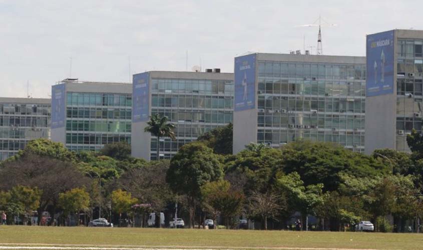 Medida provisória reajusta em 9% salários dos servidores civis do Poder Executivo