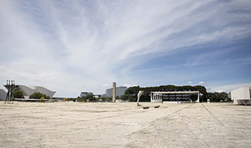 Atos antidemocráticos: STF condena mais 10 pessoas