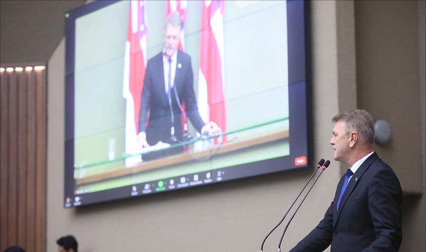 Luizinho Goebel cobra respeito das companhias aéreas durante reunião do Parlamento Amazônico