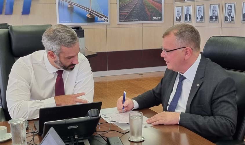 Com DNIT, Mosquini anuncia o primeiro trecho de asfalto na BR 319