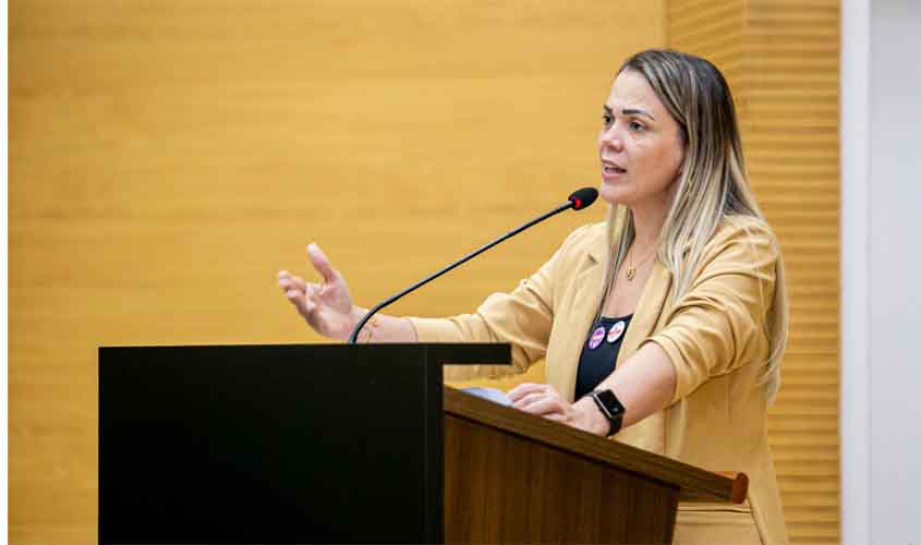 Após naufrágio de Barco Hospital, deputada Cláudia de Jesus solicita ação urgente da Sesau