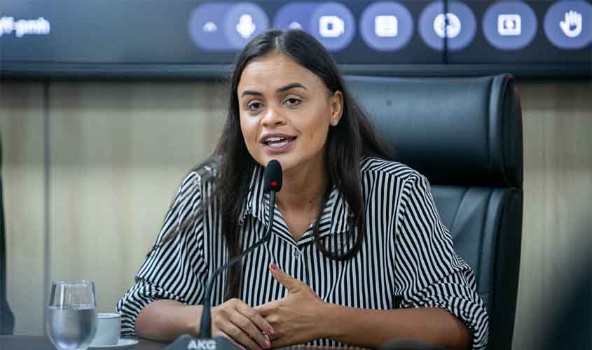 Deputada Dra. Taíssa vota a favor do reajuste salarial para técnicos e analistas educacionais de Rondônia