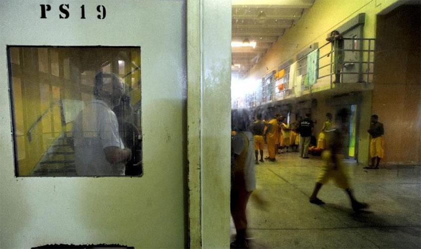 Justiça determina que SP viabilize contatos de familiares com presos