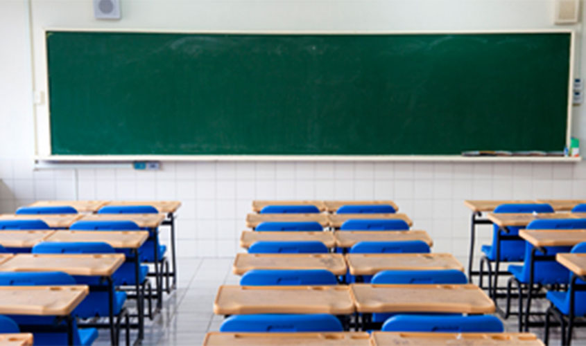 Lei que reserva 1/3 da carga horária do magistério para atividades extraclasse é constitucional