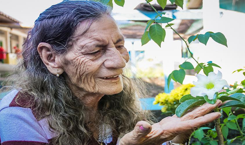 Idosos da Casa do Ancião recebem mensagens de carinho
