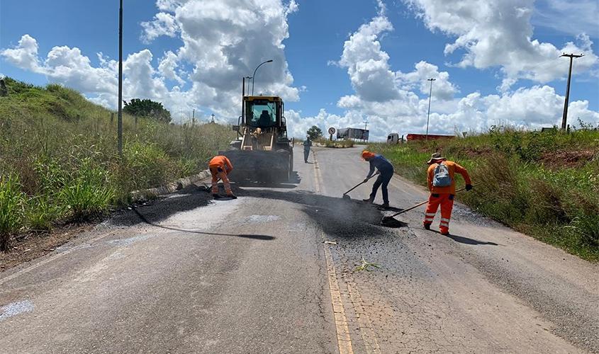 DER inicia recuperação do trecho que liga Urupá à BR-364