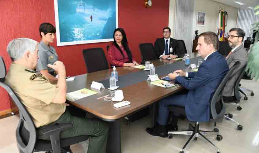 Conselheiros do CNJ discutem maior divulgação da JMU com presidente do STM