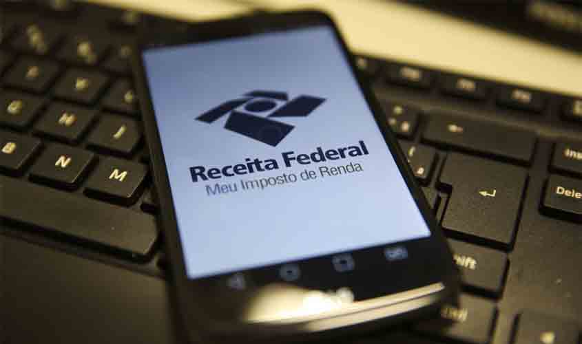 Cerca de 1,8 mi de contribuintes podem saber se caíram na malha fina