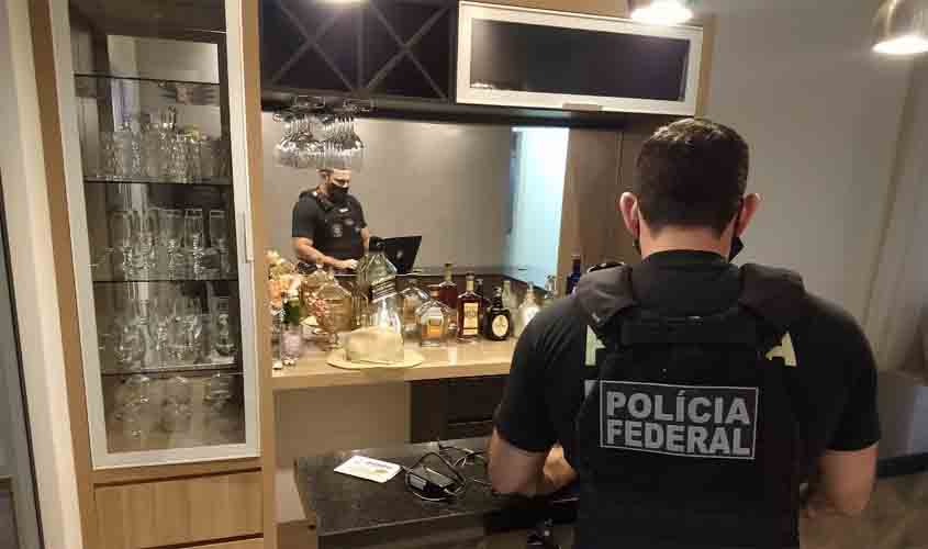 Mais de 100 policiais federais participam de operação em Rondônia para desarticular organização criminosa