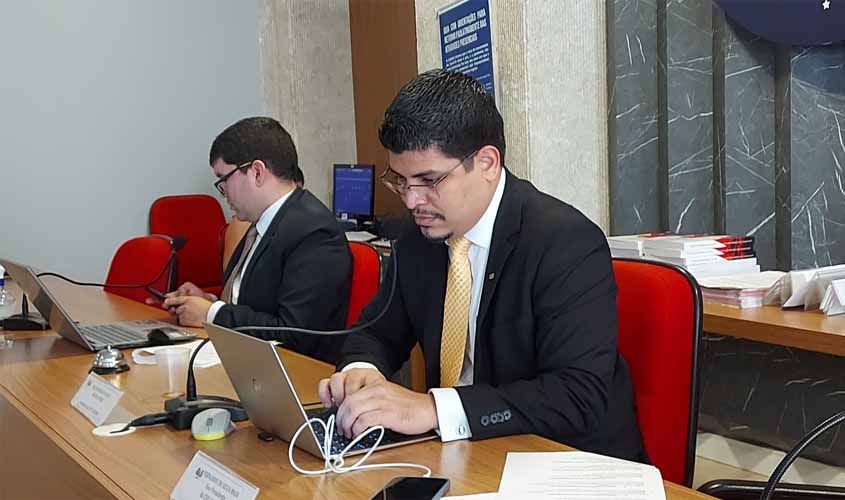 OAB/RO analisa violação de prerrogativas de advogada ao tentar transitar no prédio do CPA