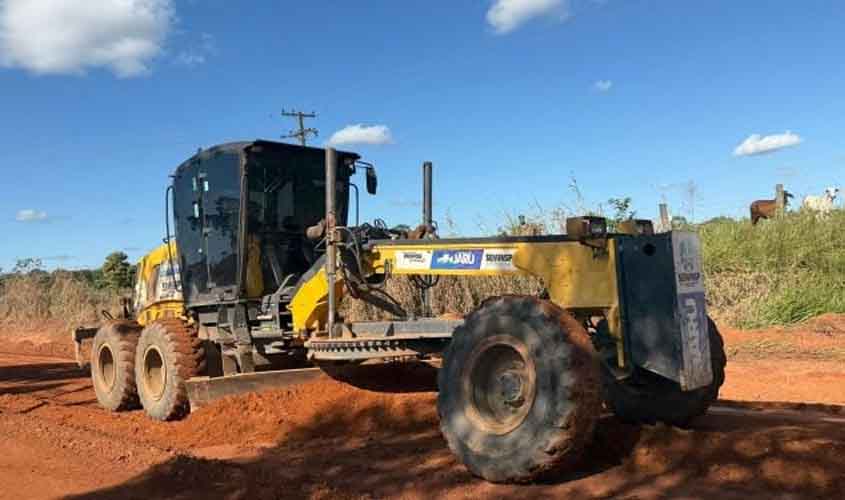 Prefeitura realiza o lançamento dos serviços de patrolamento de estradas e do Programa Caminho Rural