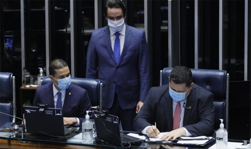 Promulgada emenda que adia eleições municipais para novembro  