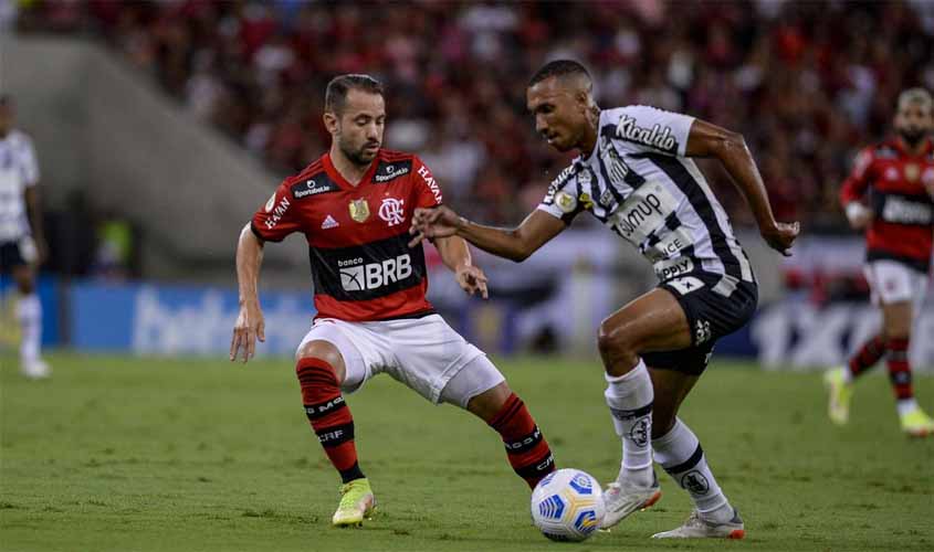 Separados por um ponto, Santos e Flamengo duelam pelo Brasileiro