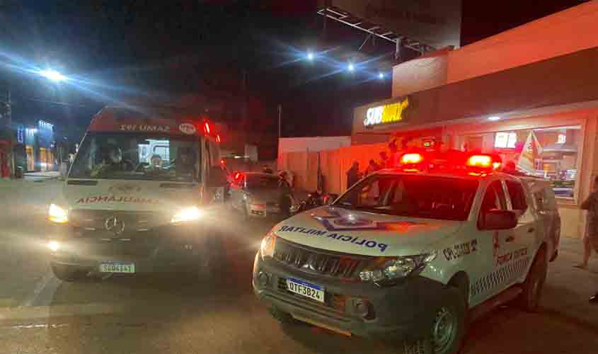 Homem que Estava com Pistola na Cintura é Executado ao Lado da Namorada Dentro de Lanchonete