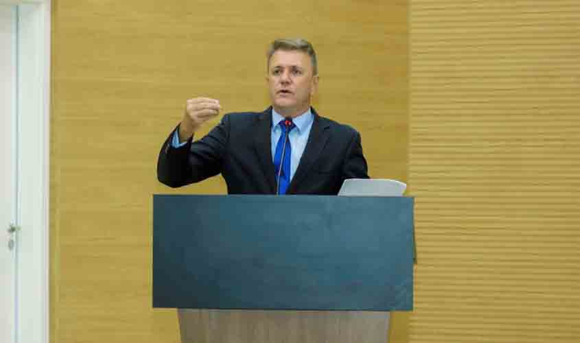 Luizinho Goebel denuncia abandono e cobra pavimentação da RO-133, em Espigão D´Oeste