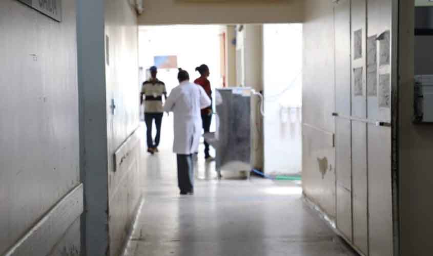 Ieda Chaves recomenda a oferta de conexão wi-fi aos usuários do Hospital João Paulo II