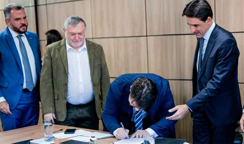 Autorização para licitação do aeroporto é formalizada entre governos Federal e Estadual