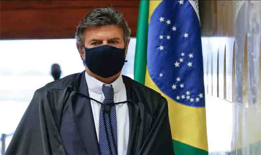 Em discurso moderado, Fux não cita Bolsonaro e diz estar atento a “ataques de inverdades”