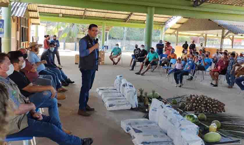 Governo de Rondônia conclui entrega de calcário para distritos de Nazaré e Calama; ação visa fomentar agricultura familiar