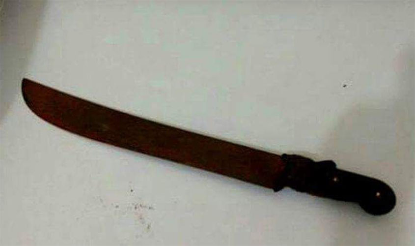 Suspeito é preso quando tentava fugir após atacar homem com golpe de facão